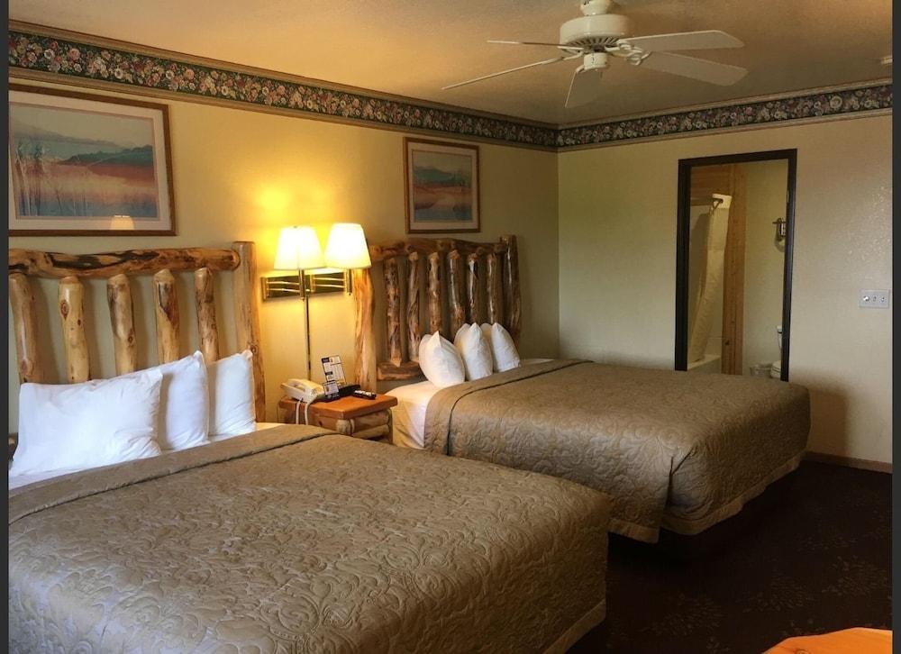 Super 8 By Wyndham Bridgeview Of Mackinaw City Bagian luar foto