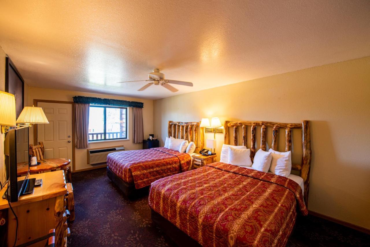 Super 8 By Wyndham Bridgeview Of Mackinaw City Bagian luar foto