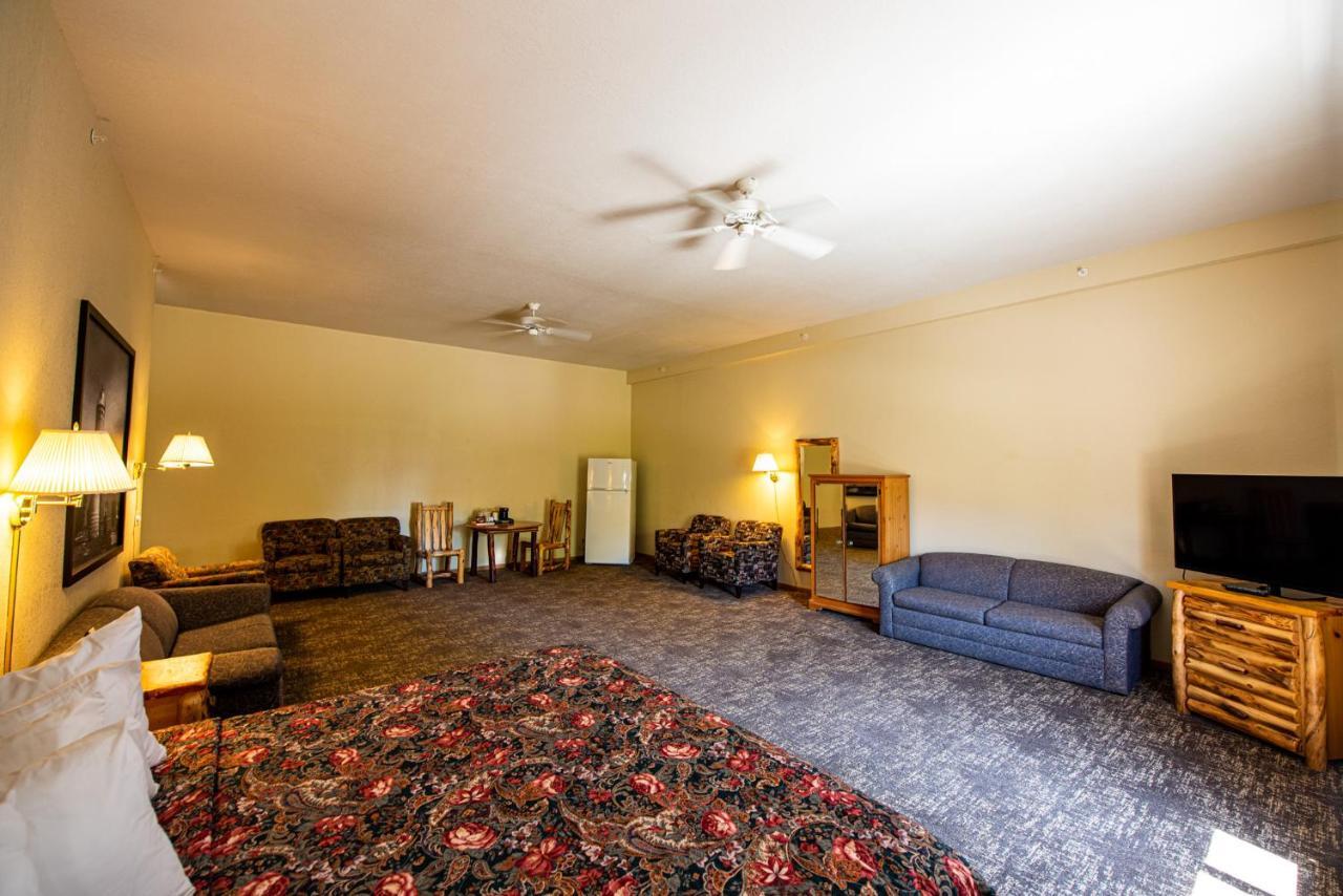 Super 8 By Wyndham Bridgeview Of Mackinaw City Bagian luar foto