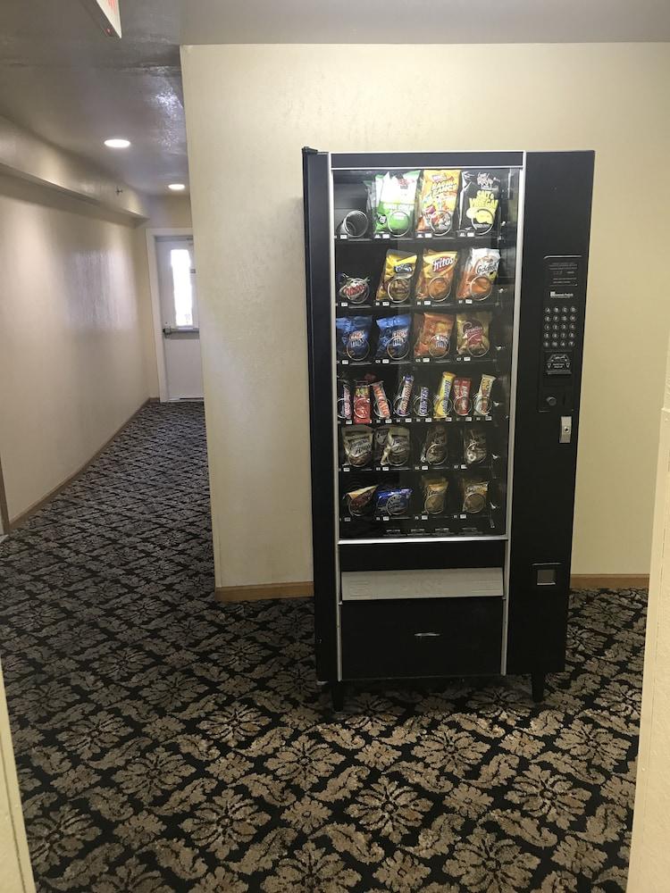 Super 8 By Wyndham Bridgeview Of Mackinaw City Bagian luar foto