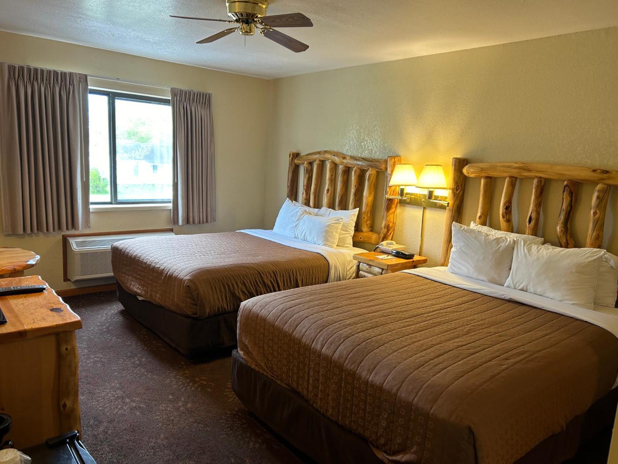 Super 8 By Wyndham Bridgeview Of Mackinaw City Bagian luar foto