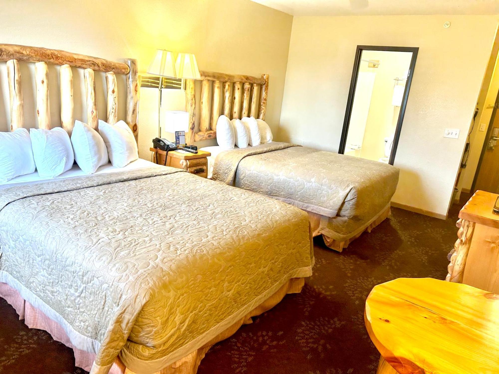 Super 8 By Wyndham Bridgeview Of Mackinaw City Bagian luar foto