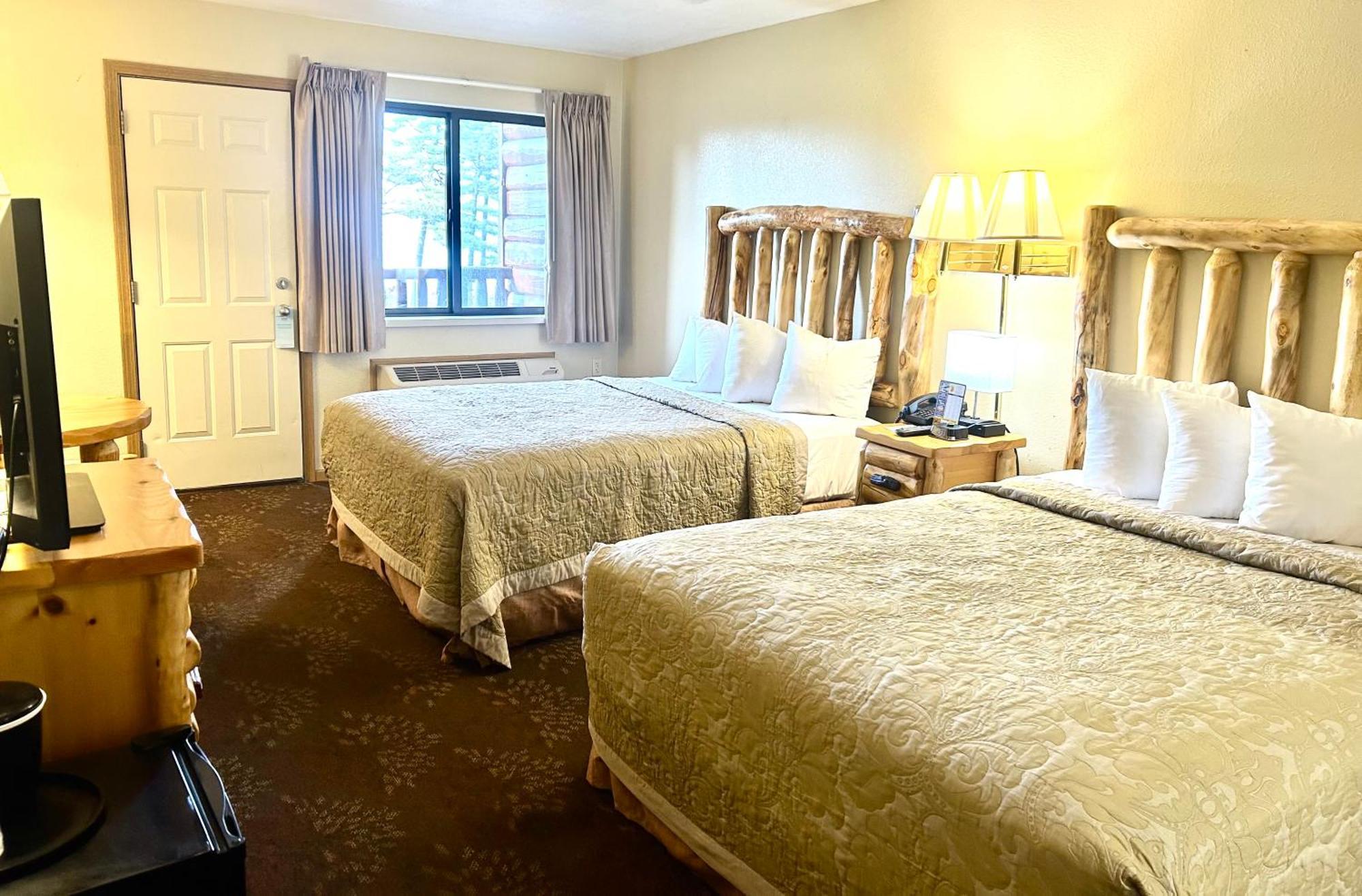 Super 8 By Wyndham Bridgeview Of Mackinaw City Bagian luar foto