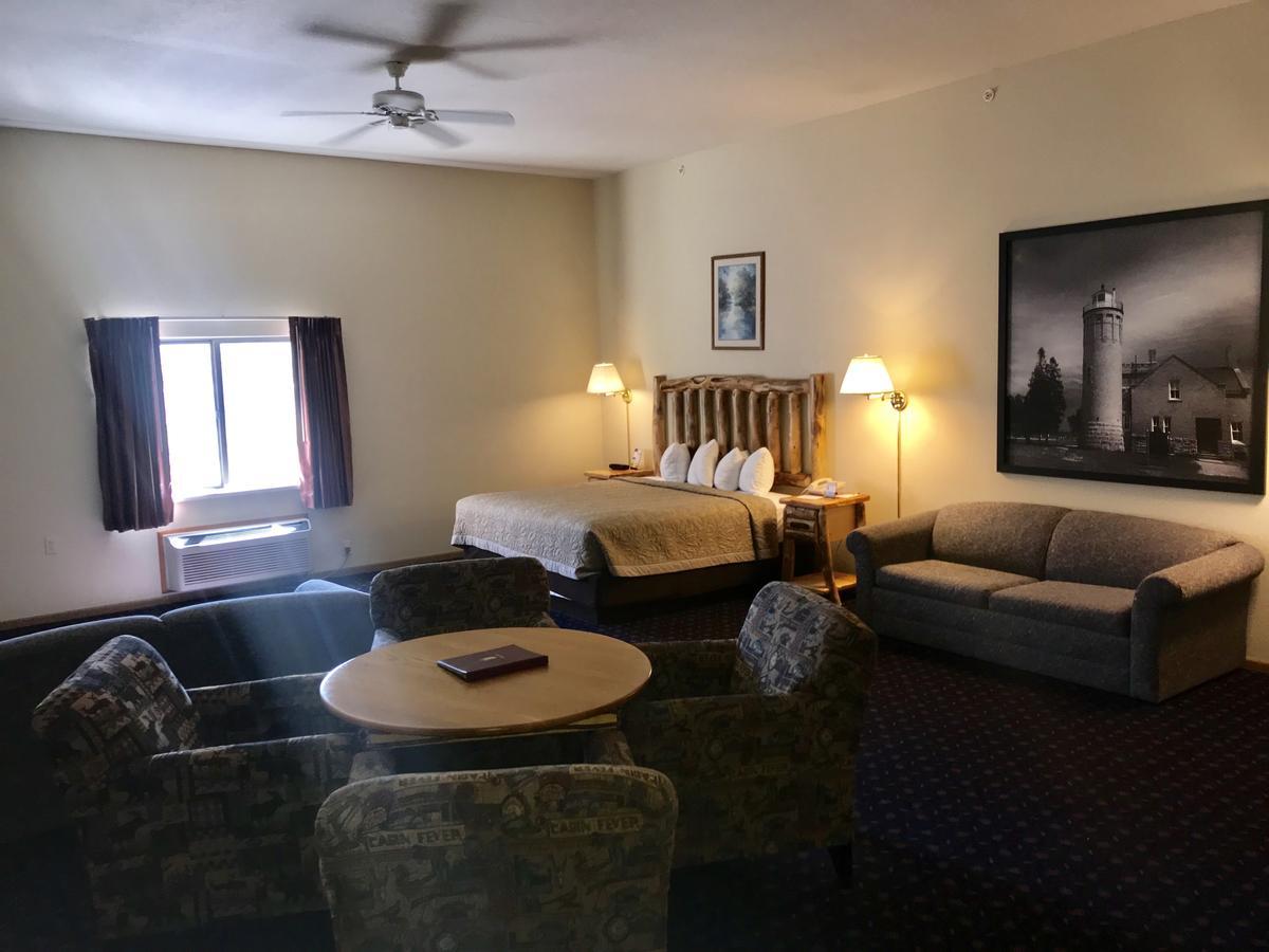 Super 8 By Wyndham Bridgeview Of Mackinaw City Bagian luar foto