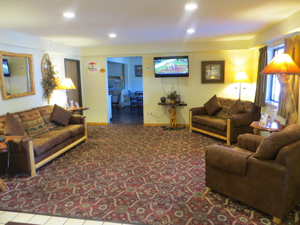 Super 8 By Wyndham Bridgeview Of Mackinaw City Bagian luar foto
